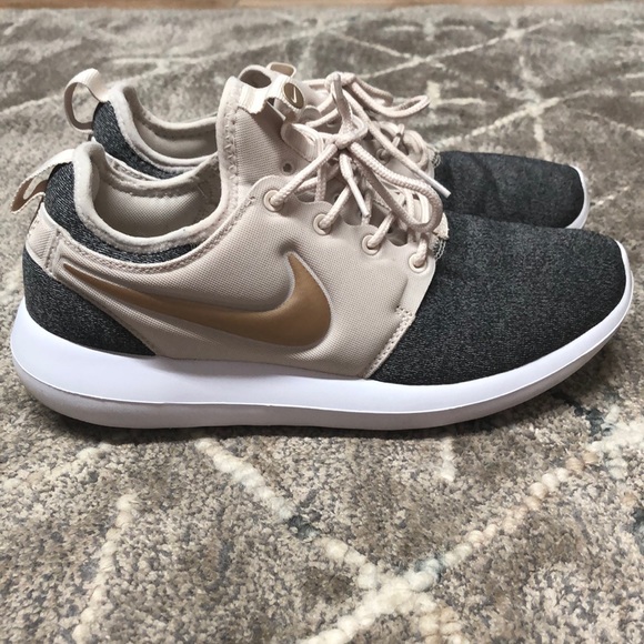Nike Shoes - Nike women’s tennis shoes